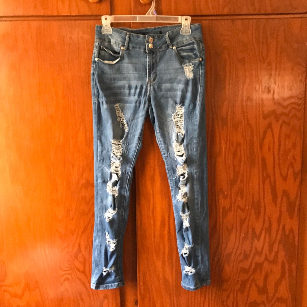 Light washed Ripped jeans for girls.